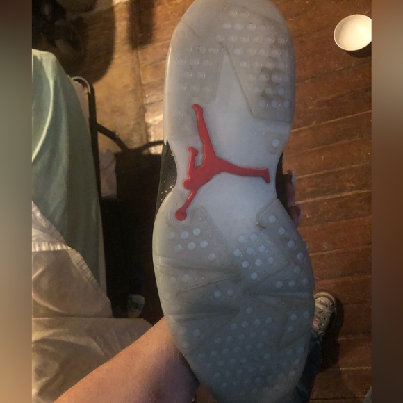 Nike Air Jordans 6 Retro Champagne Bottle sneakers - Picture 4 of 5